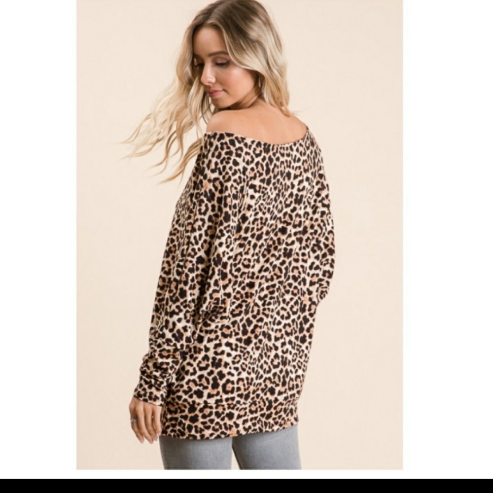🌼New boutique cozy leopard top - Picture 5 of 16